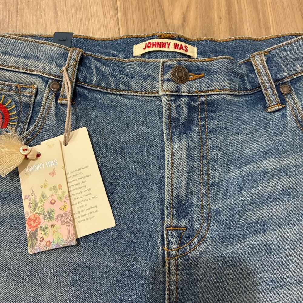 Johnny Was Light Blue Embroidered Cropped Boyfriend Jeans - Picture 4 of 8
